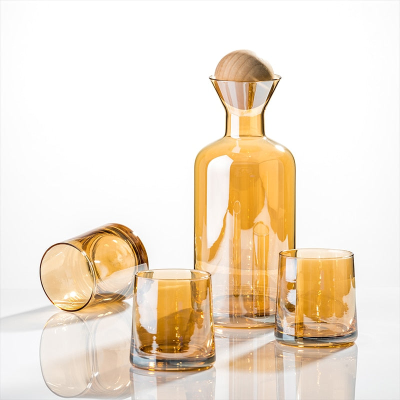 Verres ambrés et carafe assortie