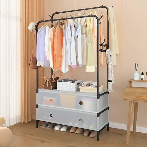 un portant à vêtements portable ou un organisateur de penderie